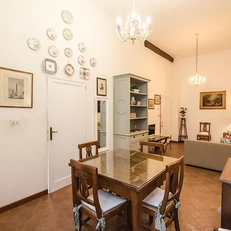 Mercanzia Apartment, Palazzo Storico Sotto Le Due Torri Διαμέρισμα